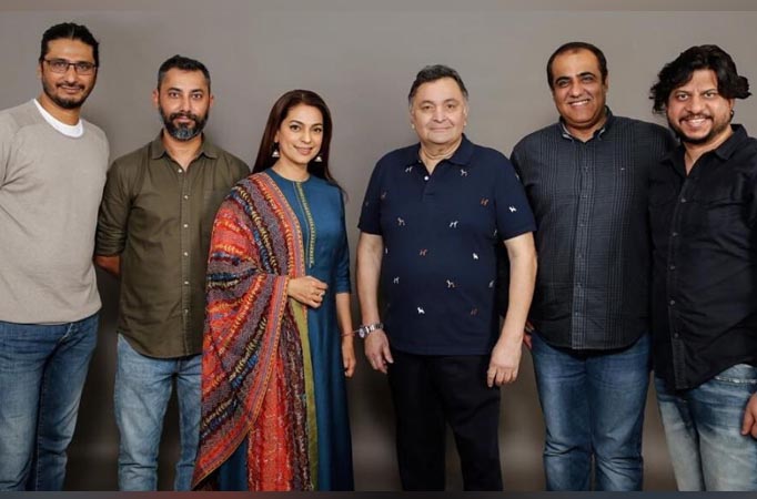 Rishi Kapoor and Juhi Chawla to reunite for Sharmaji Namkeen