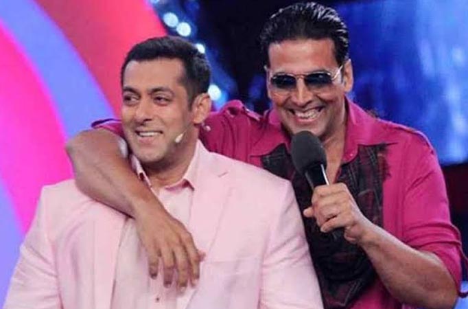 Salman Khan and Akshay Kumar fans FIGHTS IT OUT on social media