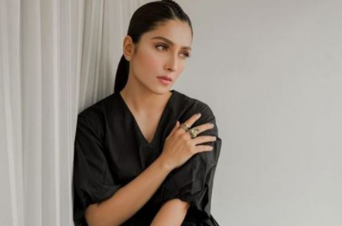 Top Pak actress Ayeza Khan recreates hit Sridevi song