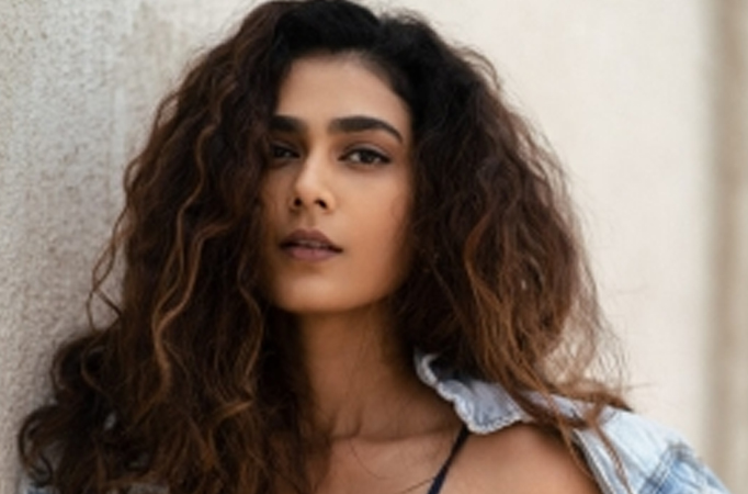 Akansha Singh: Fascinating to see Ajay Devgn direct and act at the same time