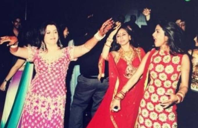 'Drunk dulhan' Farah shares throwback pic with Priyanka, Rani from Sangeet