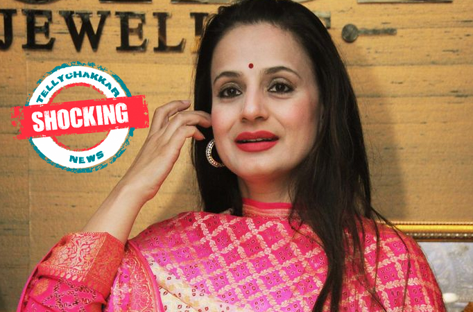 Shocking! Ameesha Patel gets trolled for her recent airport look, “Budhape me Baccho wale kapde” Netizens says 