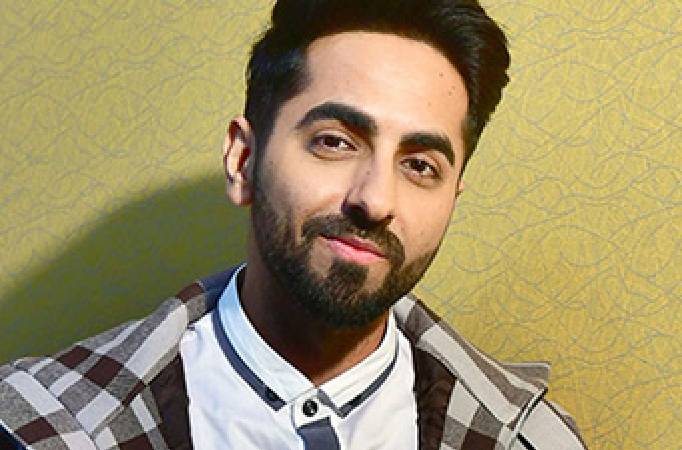 Ayushmann carries cricket kit in his vanity