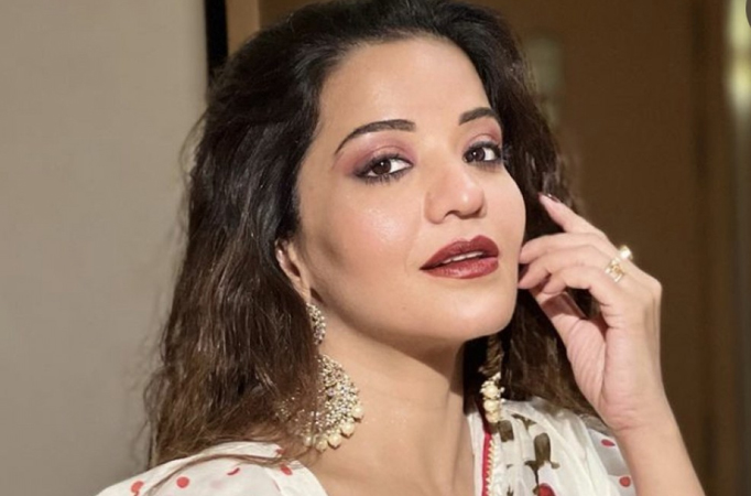 Monalisa read 30 novels to play an erotic poetess in 'Hasratein'