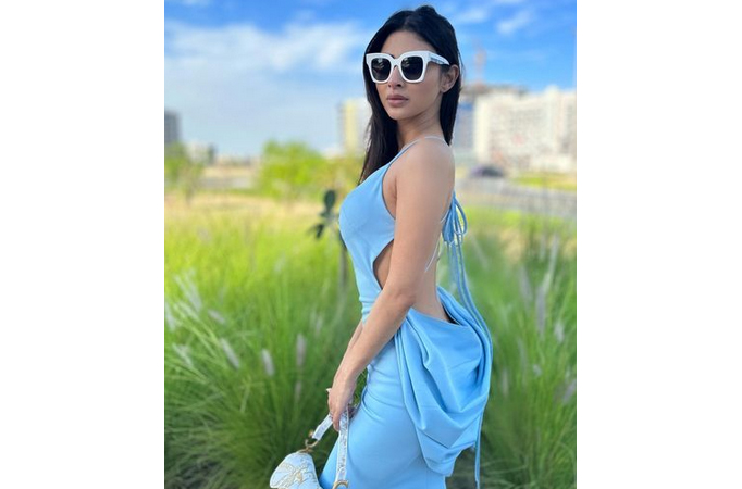 Mouni Roy flaunts her midriff in her new post; check out her husband Suraj Nambiar’s reaction