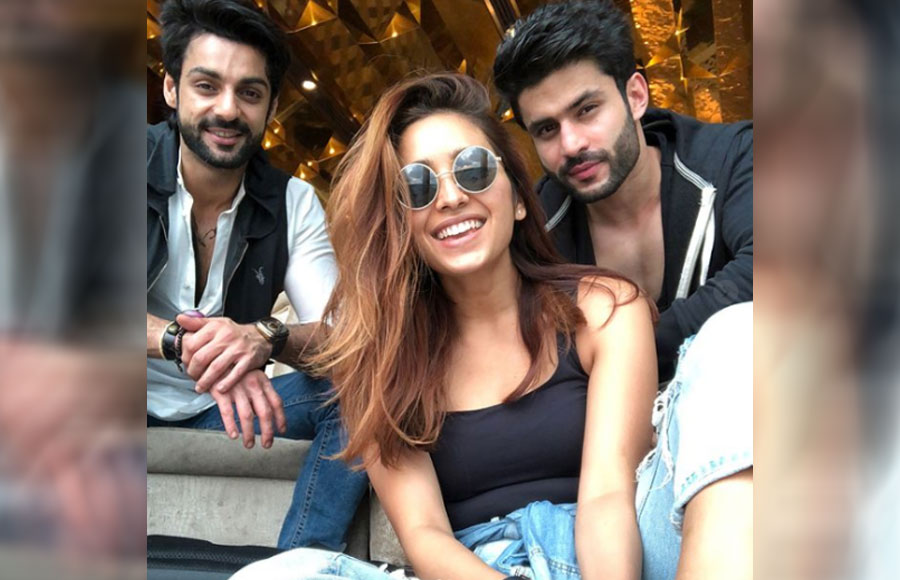 Asha Negi, Karan Wahi, Rahul Roy