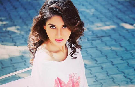 Nikita Dutta made her Bollywood Debut with___________