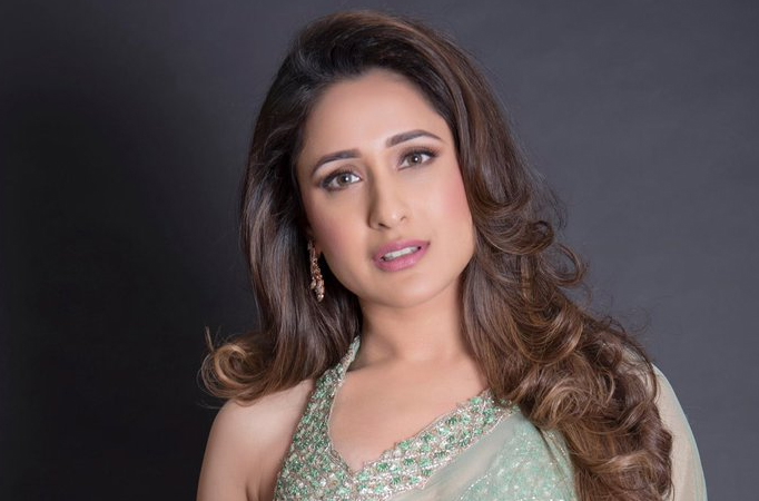 Pragya Jaiswal travels to Shimla with sister to celebrate her birthday