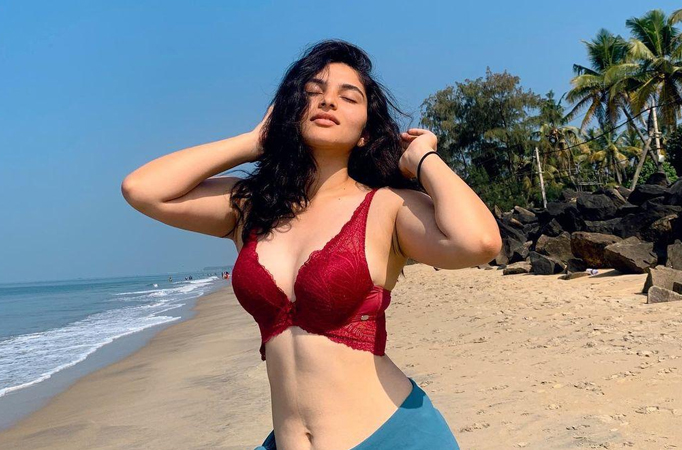 Sexy! South actress Kayadu Lohar is too hot to handle in these pictures