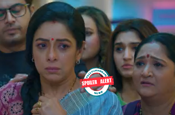 Spoiler Alert! Anupamaa: Baa breaks down in front of Anupama, begs Anupama to go with her