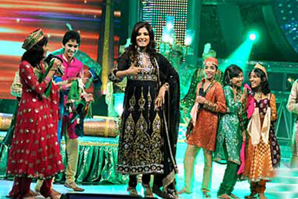 Raveena Tandon with Chhote Ustaads