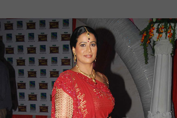 Mona Ambegoankar 