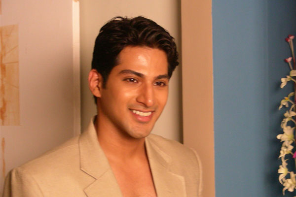 Vivan Bhatena 