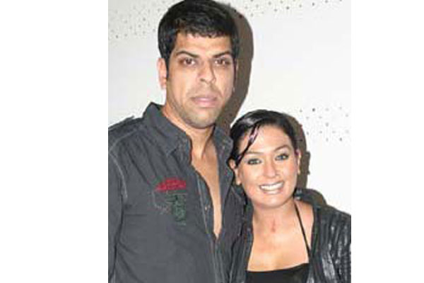  Murli Sharma and Ashwini Kalsekar