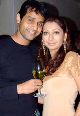 Raavee Gupta and Manoj Bidvvai