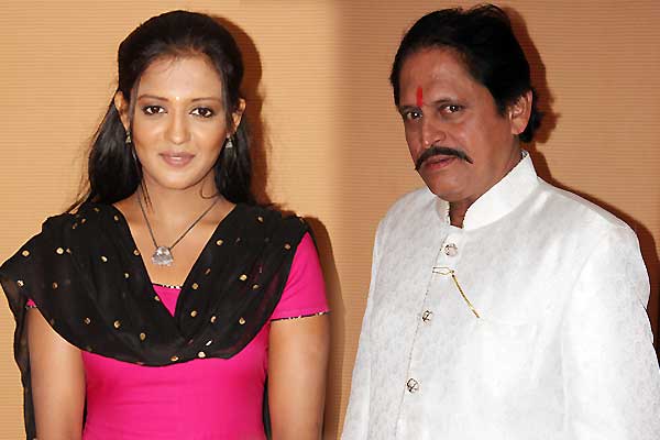 Gulki Joshi and Ravindra Mankani