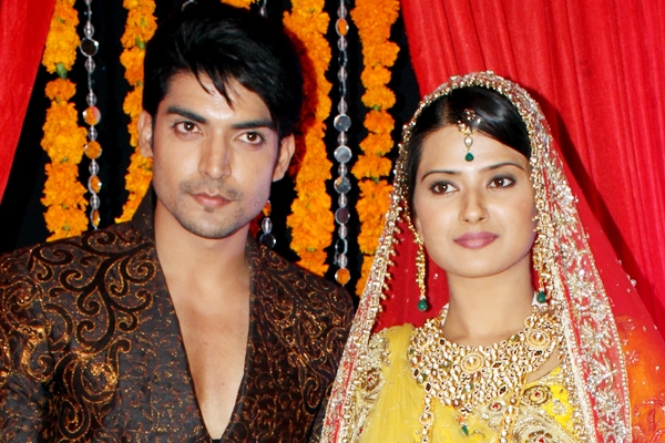 Gurmeet Choudhary and Kratika Sengar