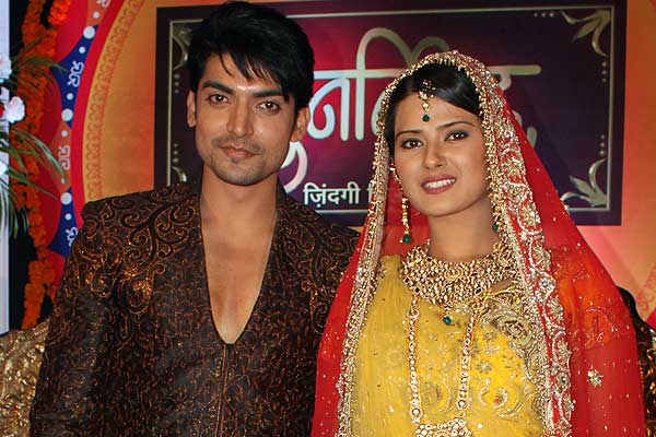 Gurmeet Choudhary and Kratika Sengar