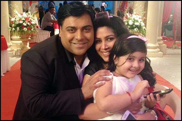 Ram Kapoor and Sakshi Tanwar with Amrita Mukherjee (Pihu)