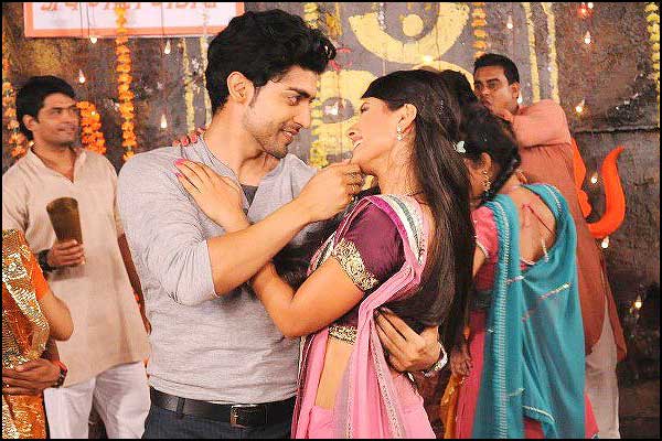 Gurmeet Choudhary and Kratika Sengar