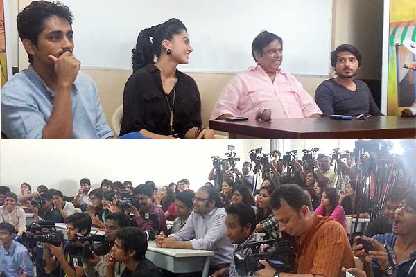 Chashme Baddoor team visits college campus 