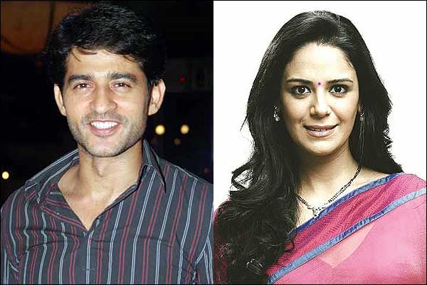 Hiten Tejwani and Mona Singh