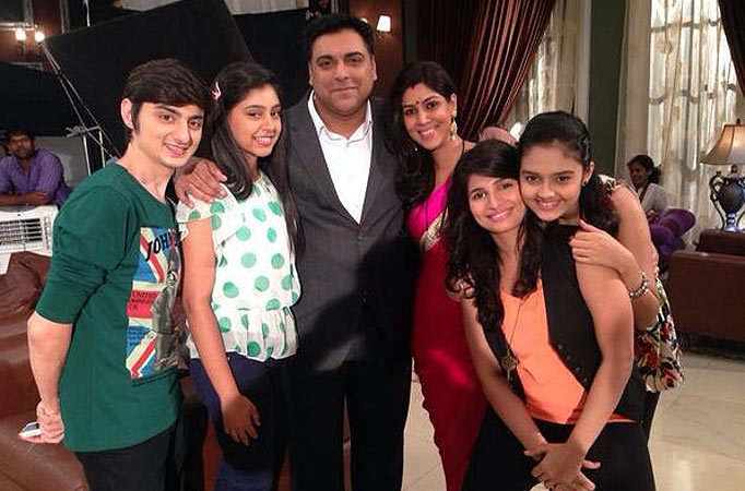 Ram Kapoor and Sakshi Tanwar with children