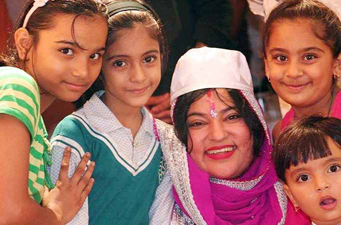 Dolly Bindra spends quality time with kids in juvenile home at Yerwada Jail