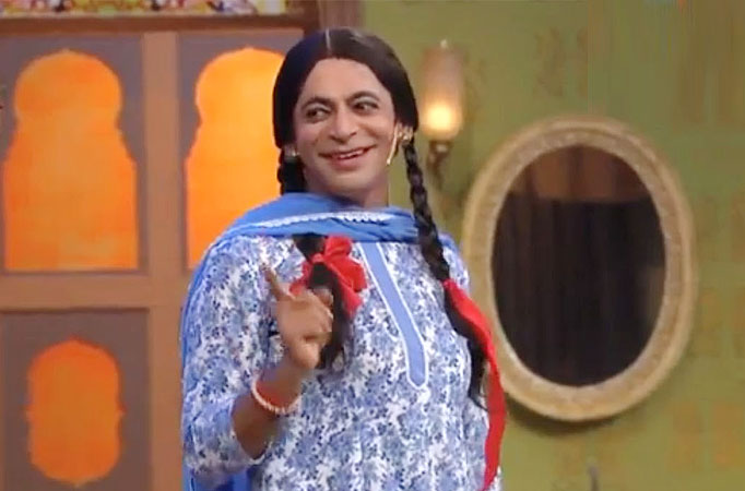 Sunil Grover as Gutthi