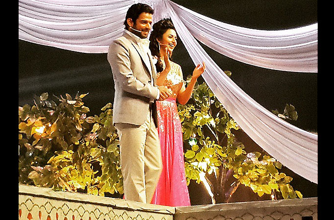 Divyanka-Karan to host Valentine