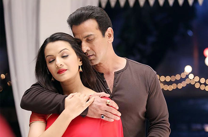 Ronit Roy and Pallavi Kulkarni