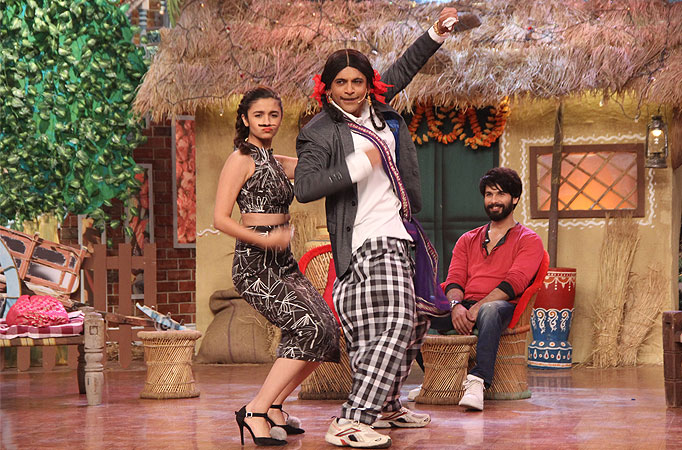 Alia Bhatt and Gutthi (Sunil Grover)