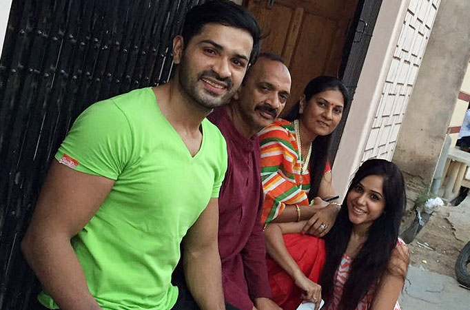 Mrunal with wife Sweety and family