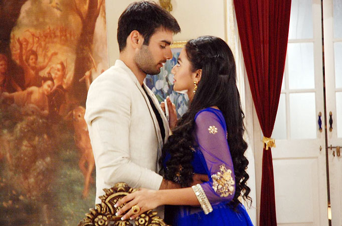 Varun Kapoor and Helly Shah