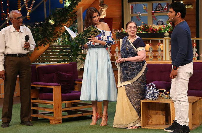 Anushka turns Kapil's English teacher