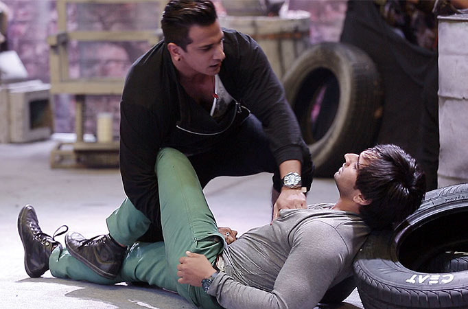 Prince Narula gets rough with a contestant on MTV Roadies Rising