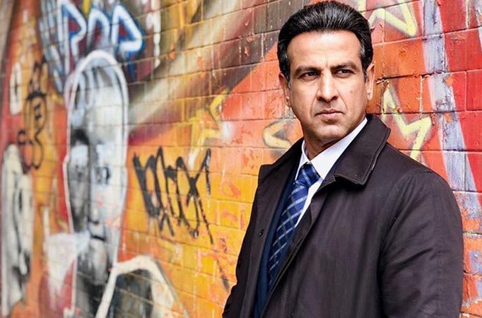 Ronit  Roy