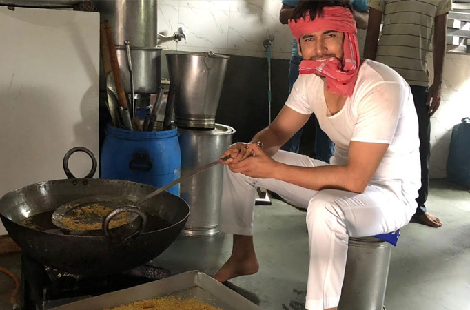 Shivin Narang turns halwai 