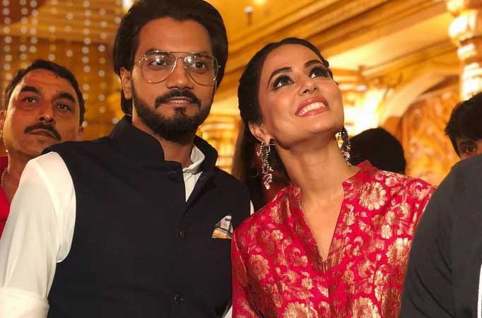 Hina Khan makes her boyfriend Rocky Jaiswal proud 