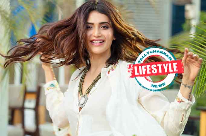 Karishma Tanna gives a fresh TWIST to her monsoon style! 