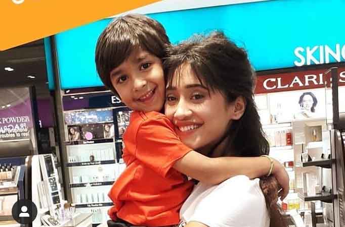 Shivangi Joshi FINALLY meets this former co-star, shares ADORABLE picture 