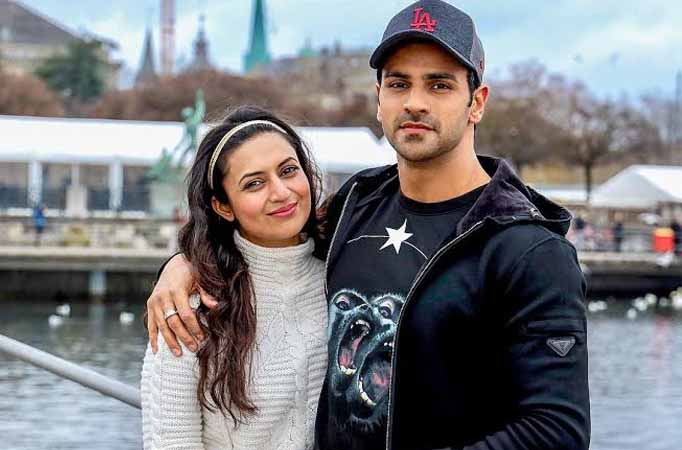 Adding the flavour of love, Divyanka and husband Vivek Dahiya enjoy making breakfast together!