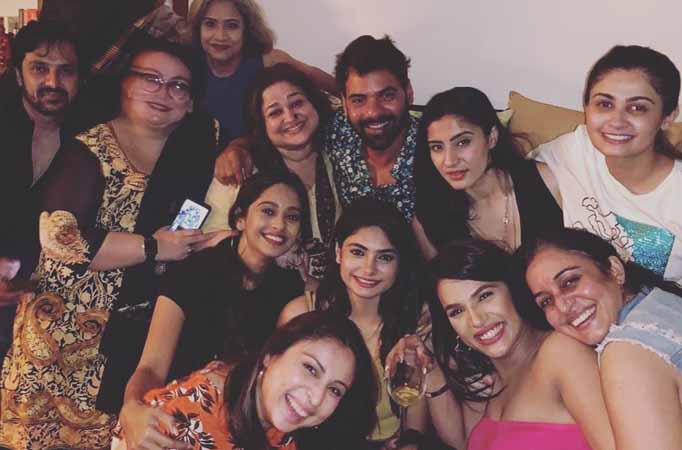 Kumkum Bhagya's Shabir Ahluwalia, Naina, Mugdha and others have a get together 