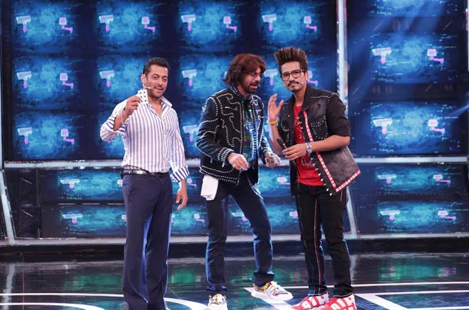 Saturday special: Sunil Grover and Harsh Limbachiyaa add their charm to Bigg Boss Weekend Ka Vaar   