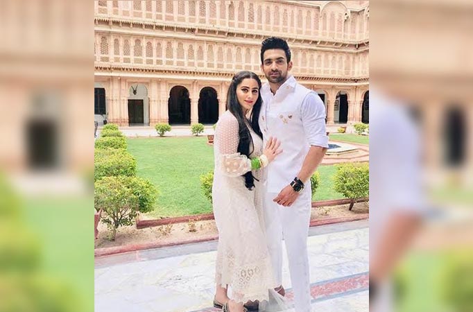 Arjit Taneja’s love-filled picture with co-star Diana Khan amidst the festive season is not to be missed 