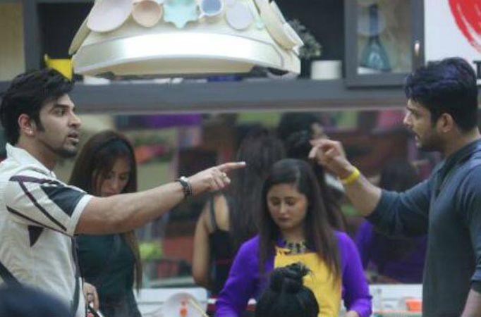 Bigg Boss 13: Paras Chhabra and Sidharth Shukla taunt each other's parents