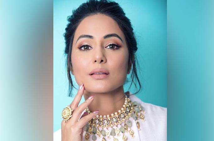 Hina Khan mesmerizes fans with her looks from her new projects