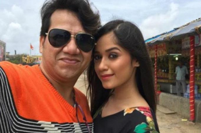 Jannat Zubair's mirror selfie with her father is super cool