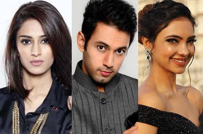 Erica Fernandes and Sahil Anand and Pooja Banerjee's goofy bathroom selfie is super cool