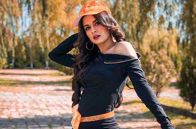 Avneet Kaur reveals her hotter version at age 80, and we love it!